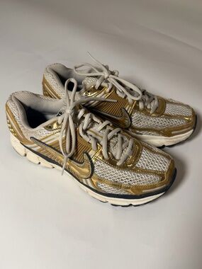 Nike Zoom Vomero 5 Metallic Gold White Sneakers Y2K Size 9.5